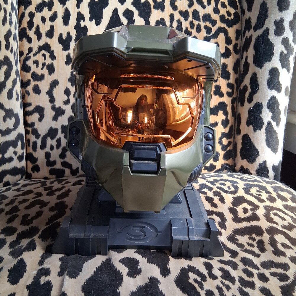 Halo 3 Legendary Edition Master Chief Helmet Replica w/ Display Stand Bag & Box